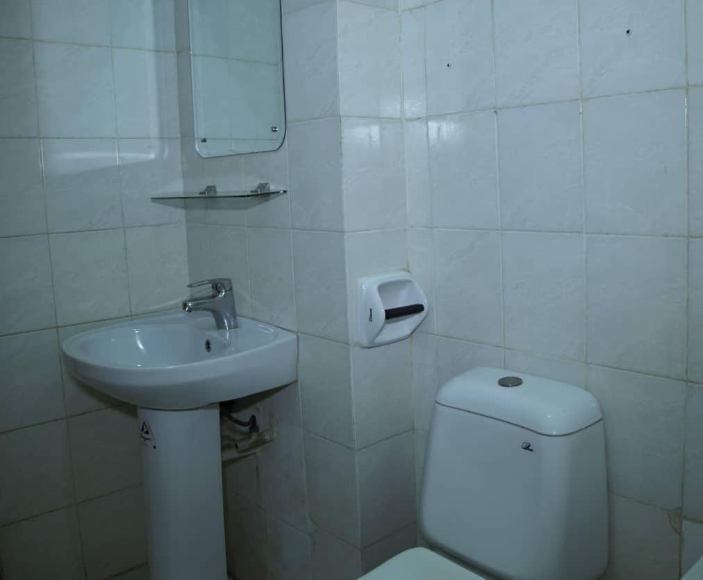 Dumeros Abuja Exteriör bild